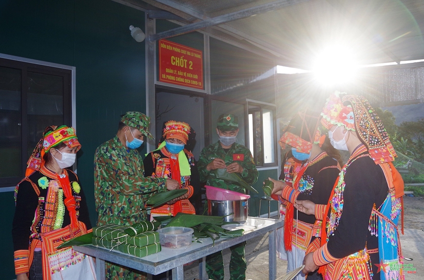 Xuân biên cương ấm áp tình quân dân nơi biên giới